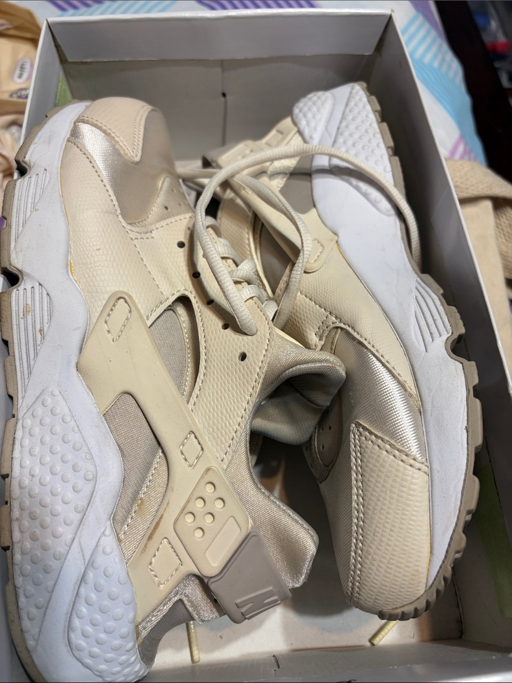 Nike women’s Cream/White Athletic Sneakers